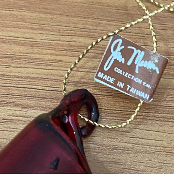 JIM MARVIN Iridescent Deep Red 14-inch Handblown Glass Teardrop Ornament - Picture 12 of 13